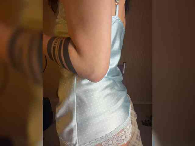 Karolina_Milf webcam