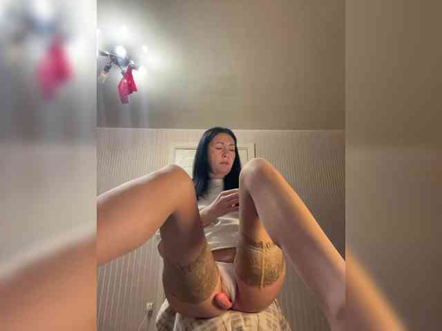 Karolina_Milf webcam