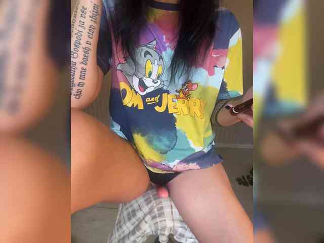 Karolina_Milf webcam