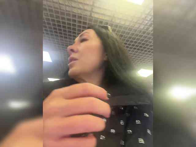 Karolina_Milf webcam