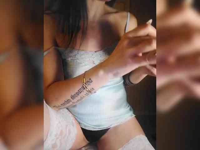 Karolina_Milf webcam