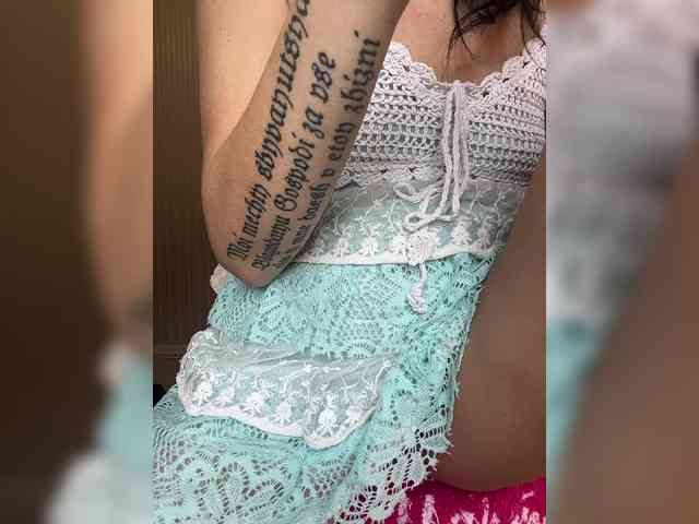 Karolina_Milf webcam