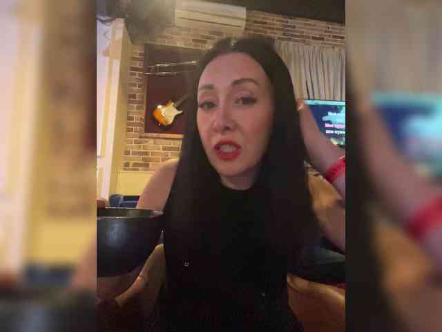 Karolina_Milf webcam