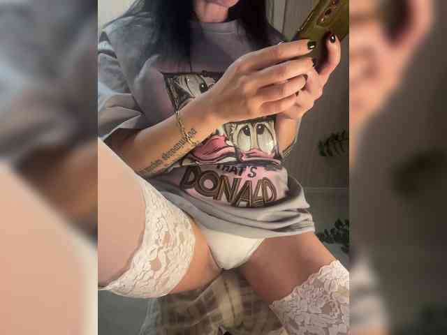Karolina_Milf webcam