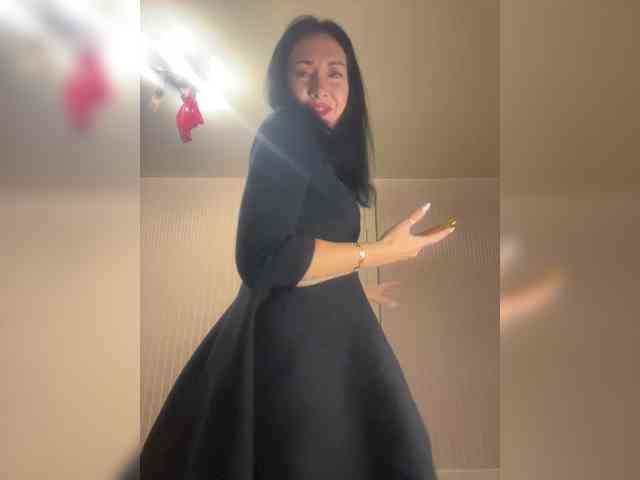 Karolina_Milf webcam