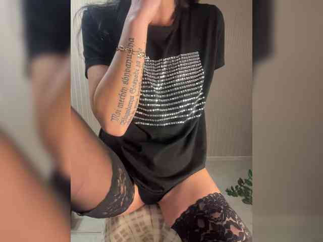 Karolina_Milf webcam