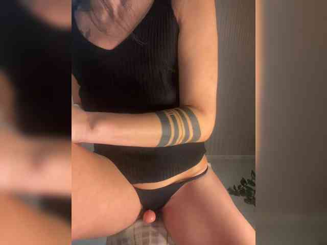 Karolina_Milf webcam