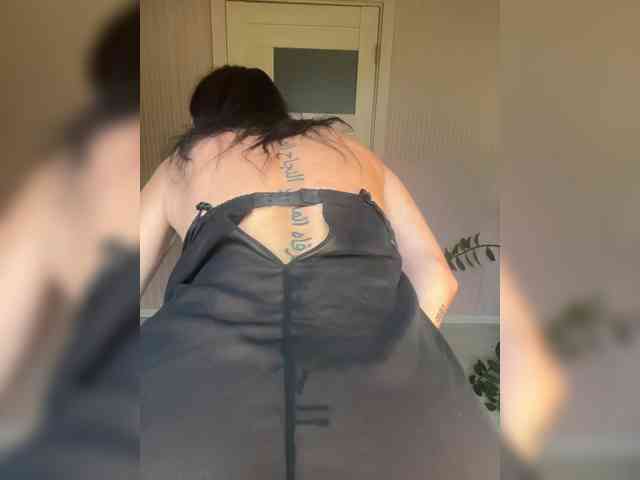 Karolina_Milf webcam