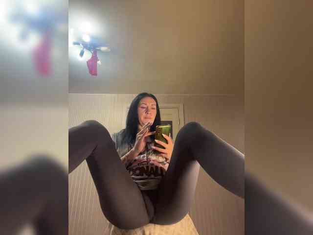 Karolina_Milf webcam