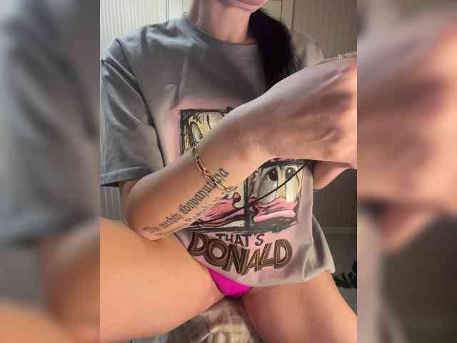 Karolina_Milf webcam