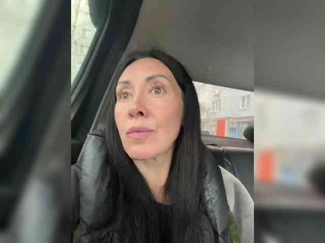 Karolina_Milf webcam