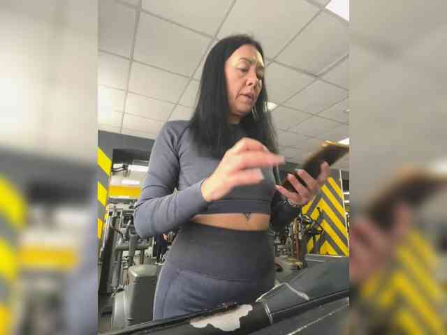 Karolina_Milf webcam