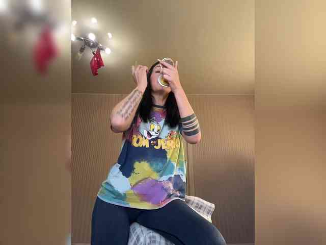 Karolina_Milf webcam