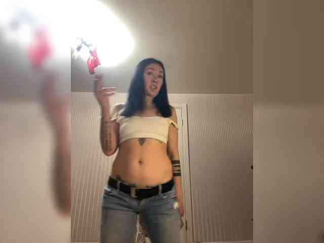 Karolina_Milf webcam