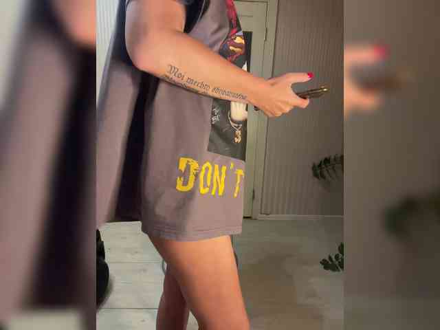 Karolina_Milf webcam