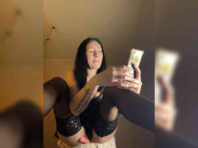 Karolina_Milf webcam