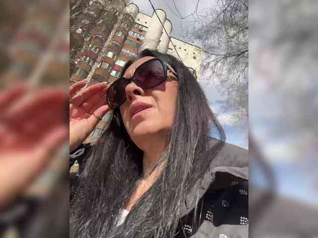 Karolina_Milf webcam