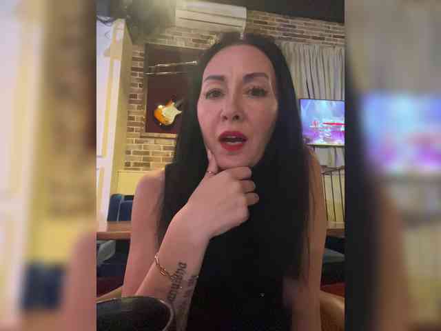 Karolina_Milf webcam