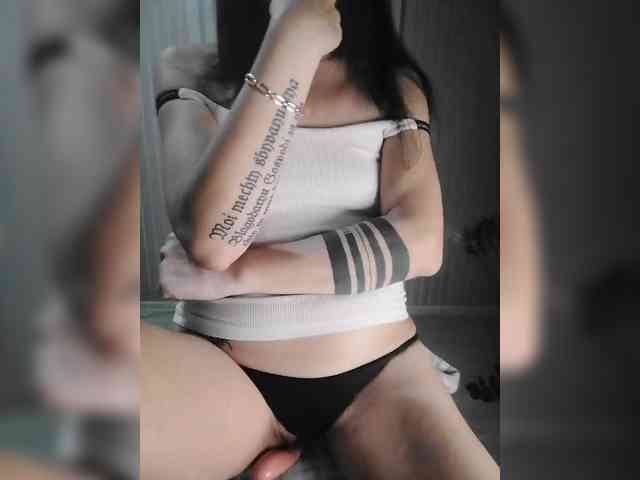 Karolina_Milf webcam
