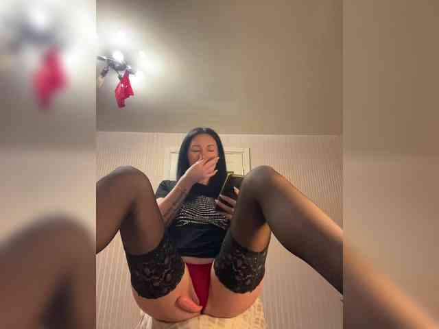 Karolina_Milf webcam