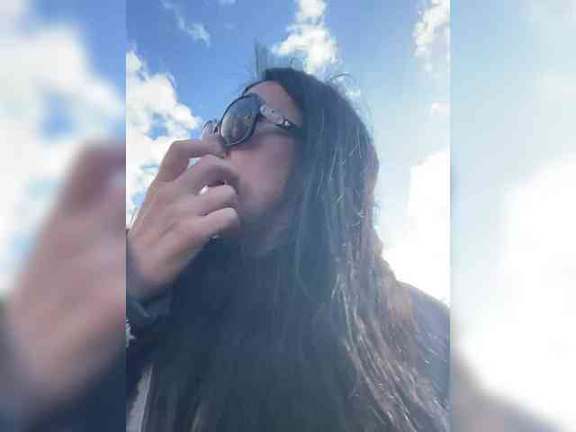 Karolina_Milf webcam