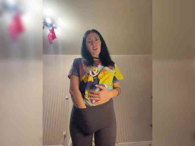 Karolina_Milf webcam