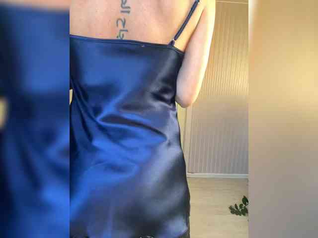 Karolina_Milf webcam