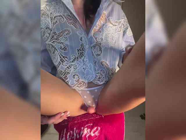 Karolina_Milf webcam