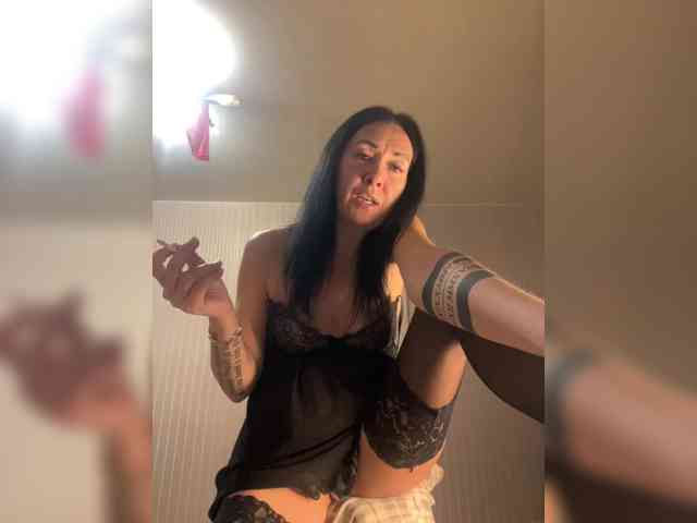 Karolina_Milf webcam
