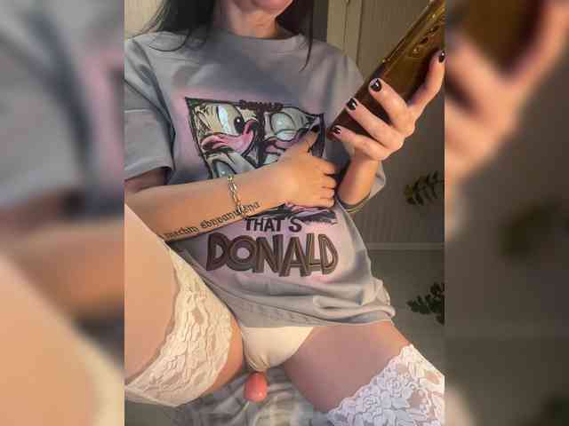 Karolina_Milf webcam