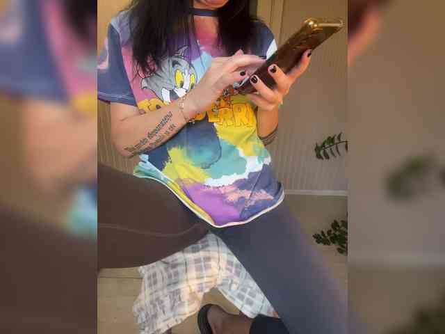 Karolina_Milf webcam