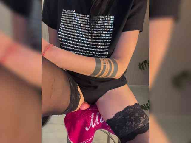 Karolina_Milf webcam