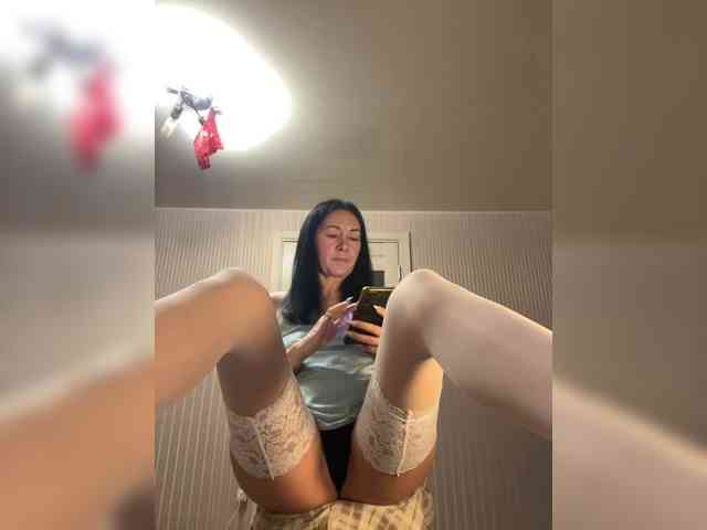 Karolina_Milf webcam