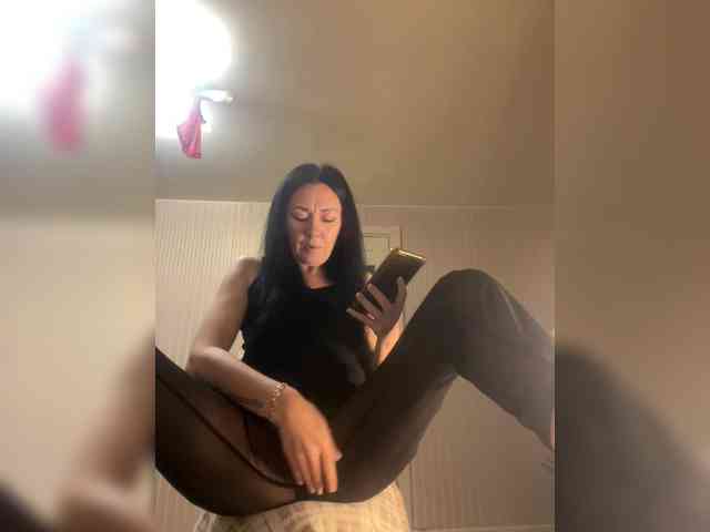 Karolina_Milf webcam