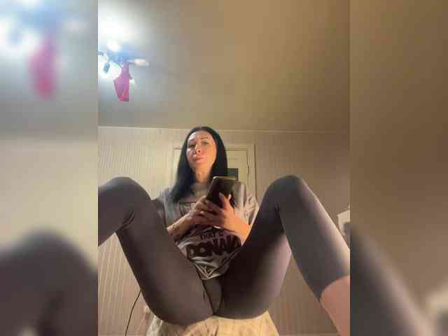 Karolina_Milf webcam