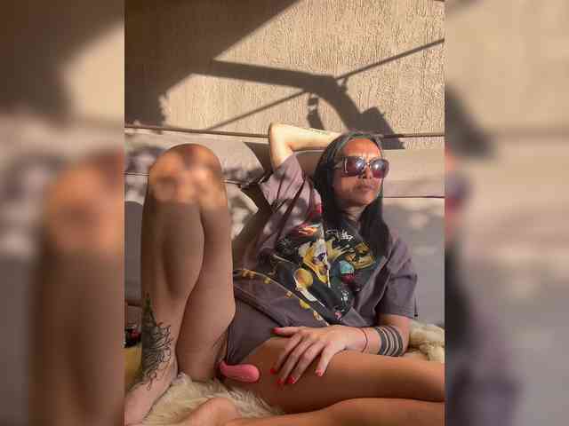 Karolina_Milf webcam