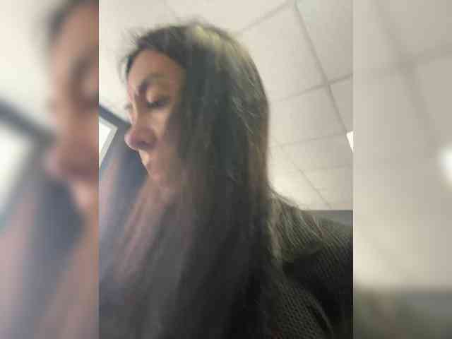 Karolina_Milf webcam