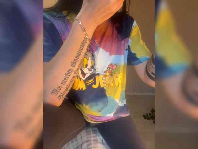 Karolina_Milf webcam