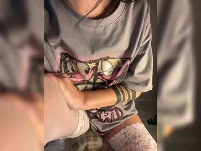 Karolina_Milf webcam