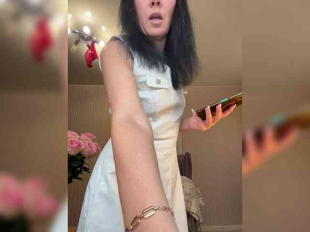 Karolina_Milf webcam