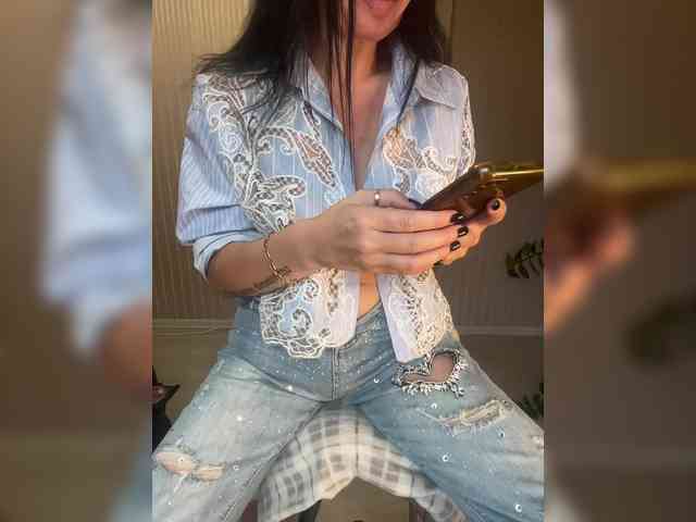 Karolina_Milf webcam