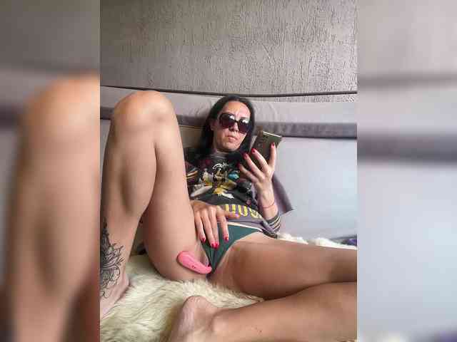 Karolina_Milf webcam