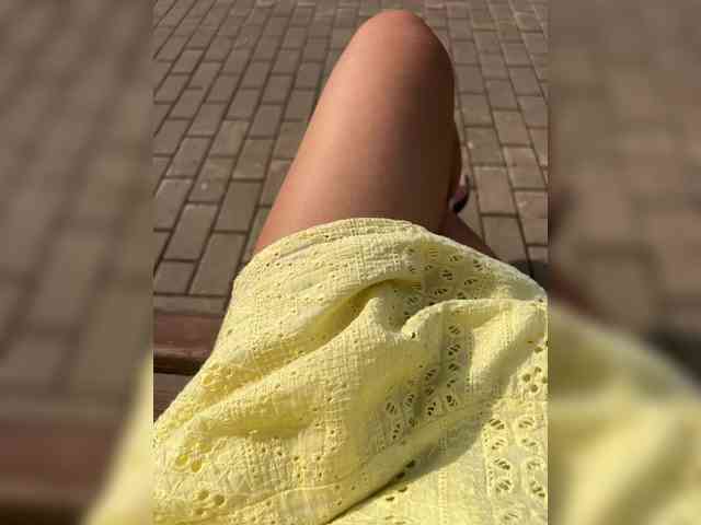 private live sex show KarolinaMilf