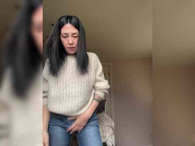 Karolina_Milf webcam