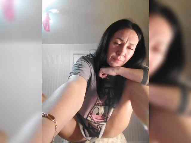 Karolina_Milf webcam