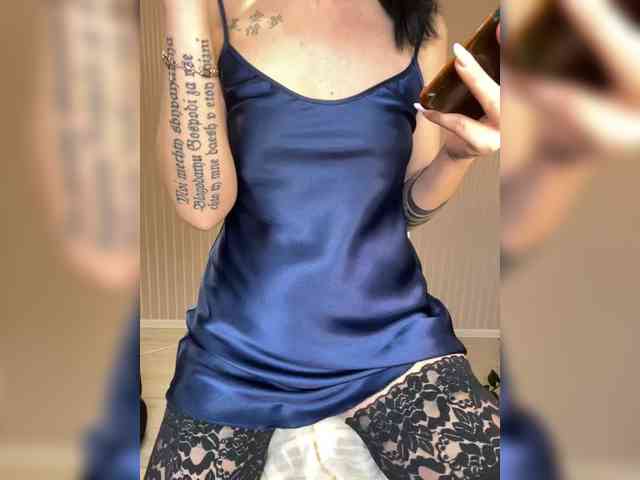 Karolina_Milf webcam