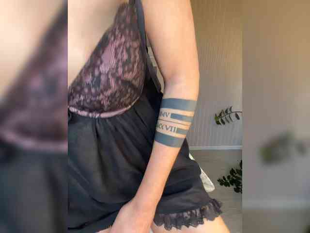 Karolina_Milf webcam