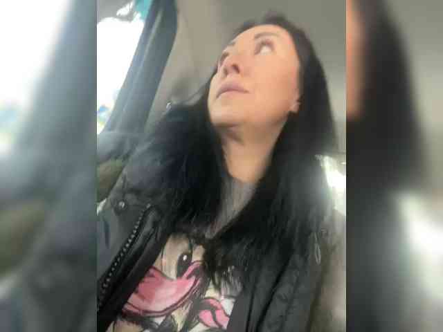 Karolina_Milf webcam