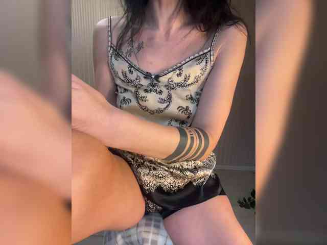 Karolina_Milf webcam