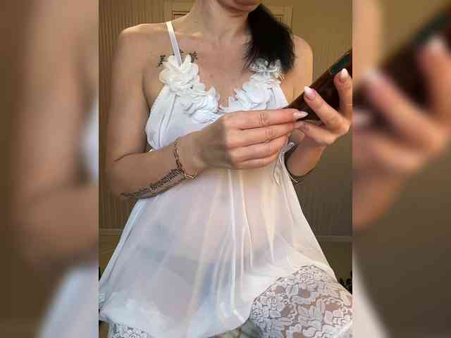 Karolina_Milf webcam